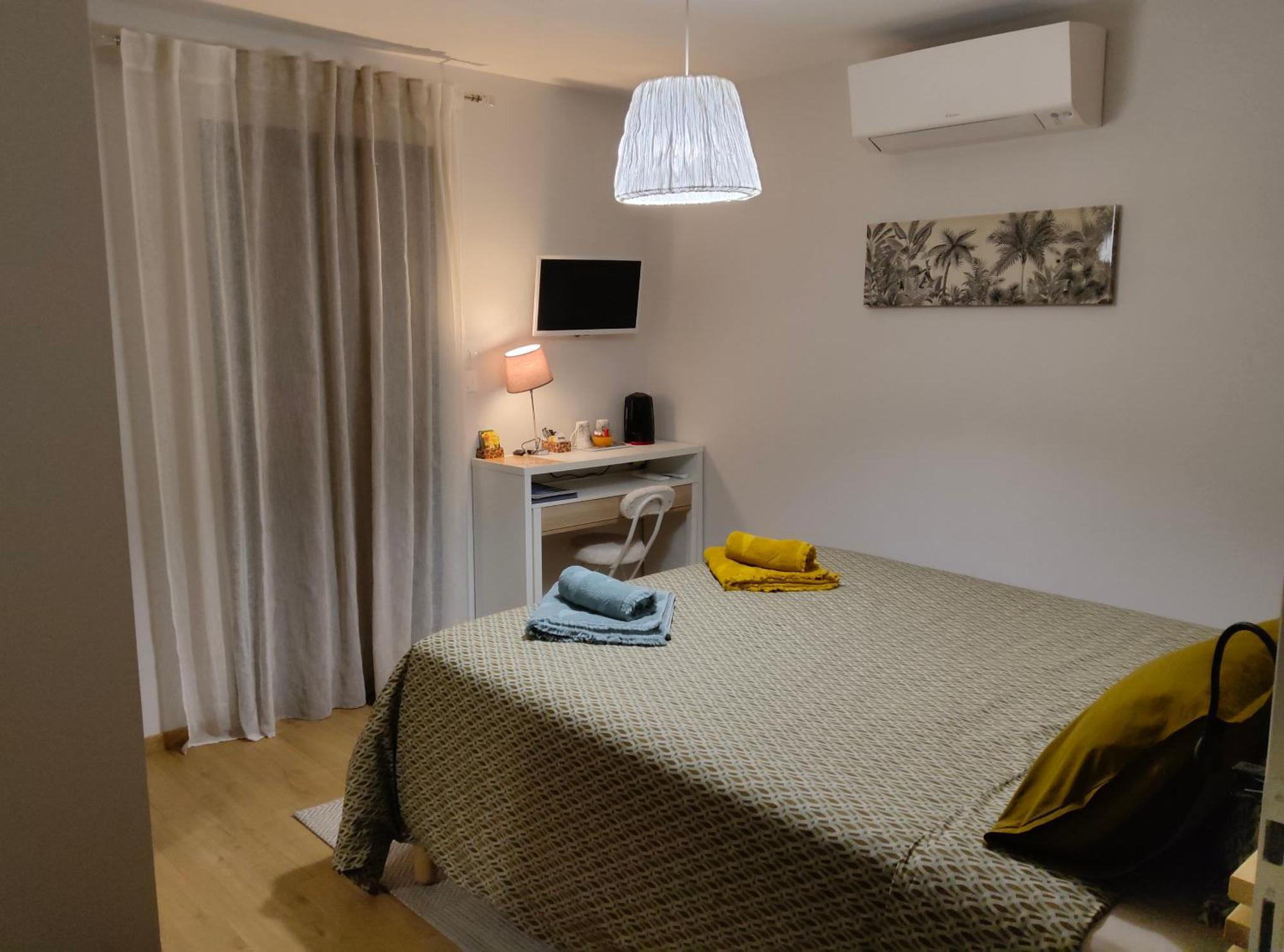 Du Cote De Chez Paule, Chambre Avec Entree Independante Et Salle D'Eau Privative Semeac Luaran gambar