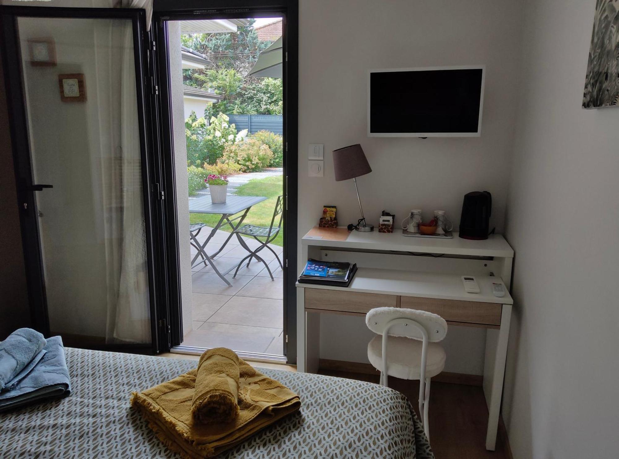 Du Cote De Chez Paule, Chambre Avec Entree Independante Et Salle D'Eau Privative Semeac Luaran gambar